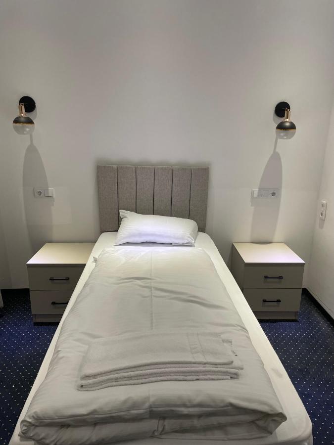 Gastpark Hotel Manching Eksteriør billede